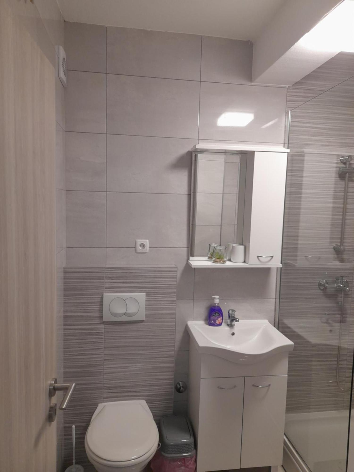 Apartmani Antea Starigrad Paklenica Bilik gambar