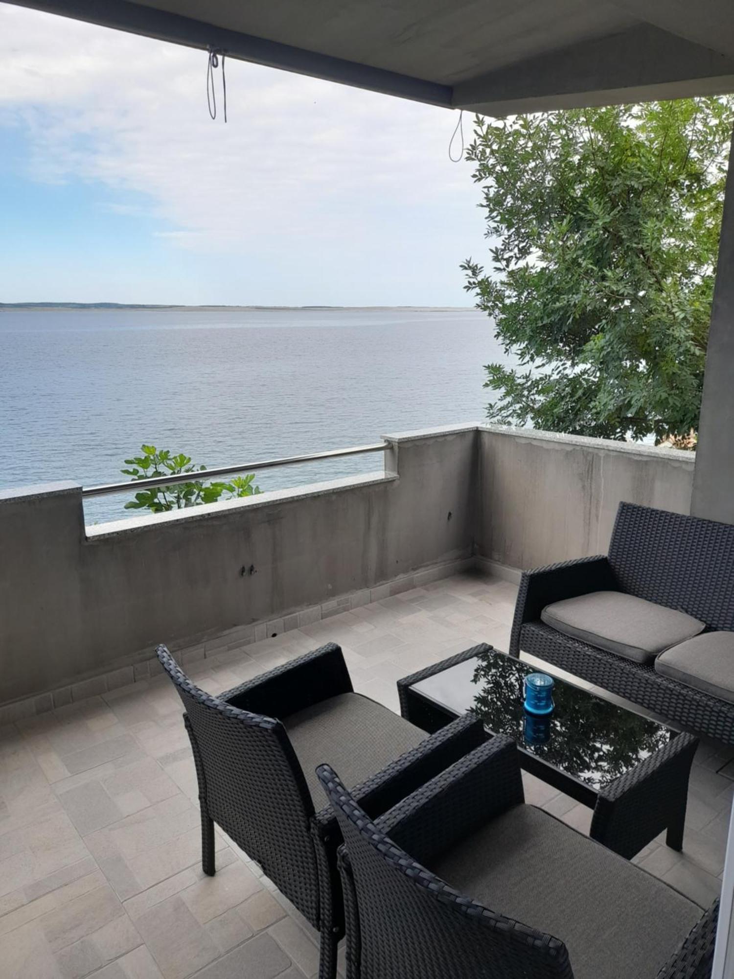 Apartmani Antea Starigrad Paklenica Bilik gambar