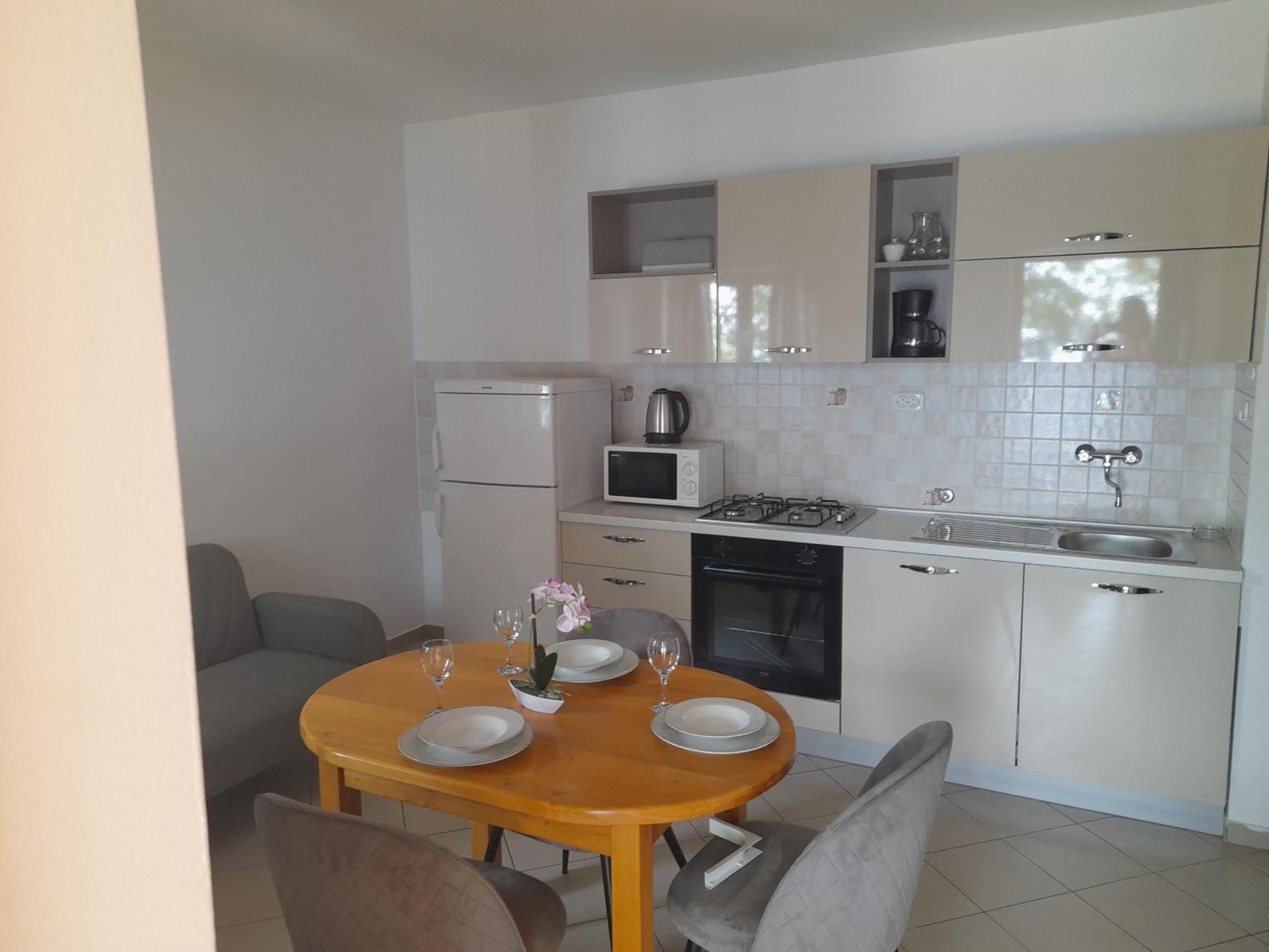 Apartmani Antea Starigrad Paklenica Bilik gambar