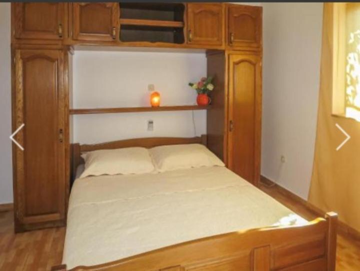 Apartmani Antea Starigrad Paklenica Bilik gambar